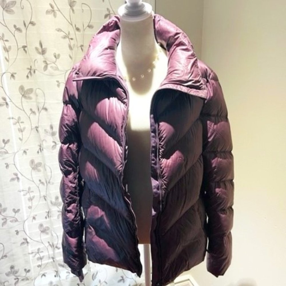 Athleta Lofty Puffer Jacket Size S - Volcanic Violet